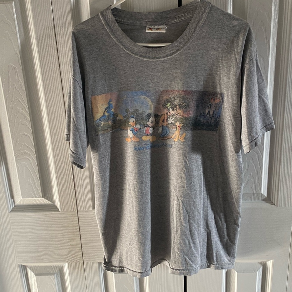 Vintage Walt Disney World graphic t-shirt